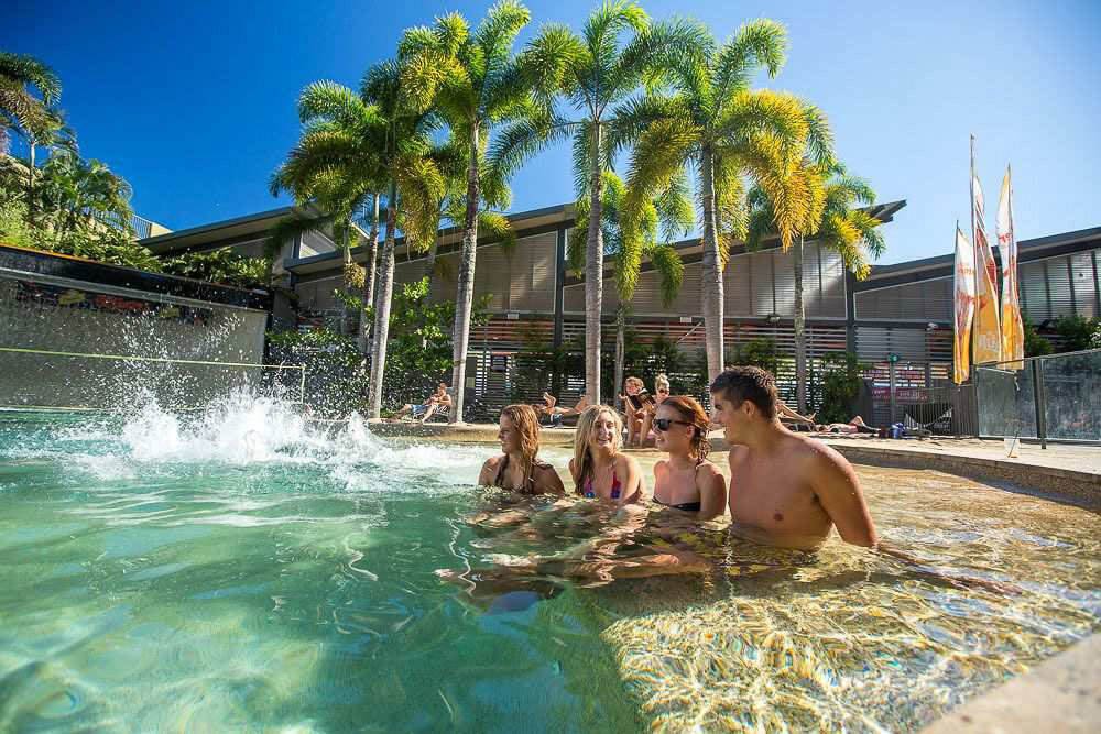 Gilligan’s Backpackers Hotel and Resort